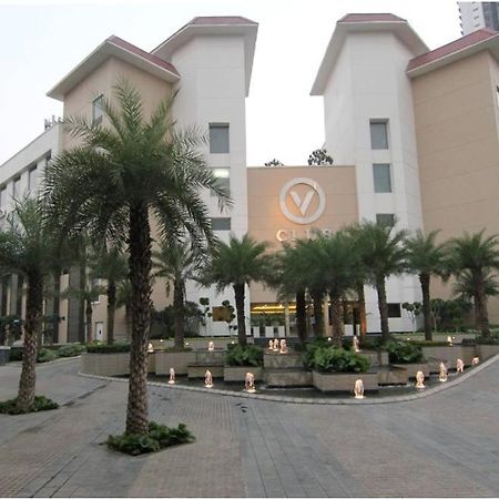 V Retreat Gurgaon Hotel Exterior photo